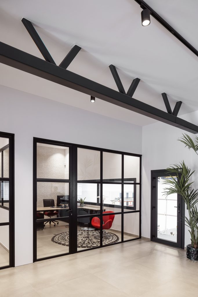 Comit, oficines a Vic